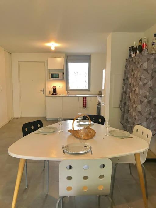 Bide Ona - Centre - Terrasse - Parking Appartement Bayonne Buitenkant foto